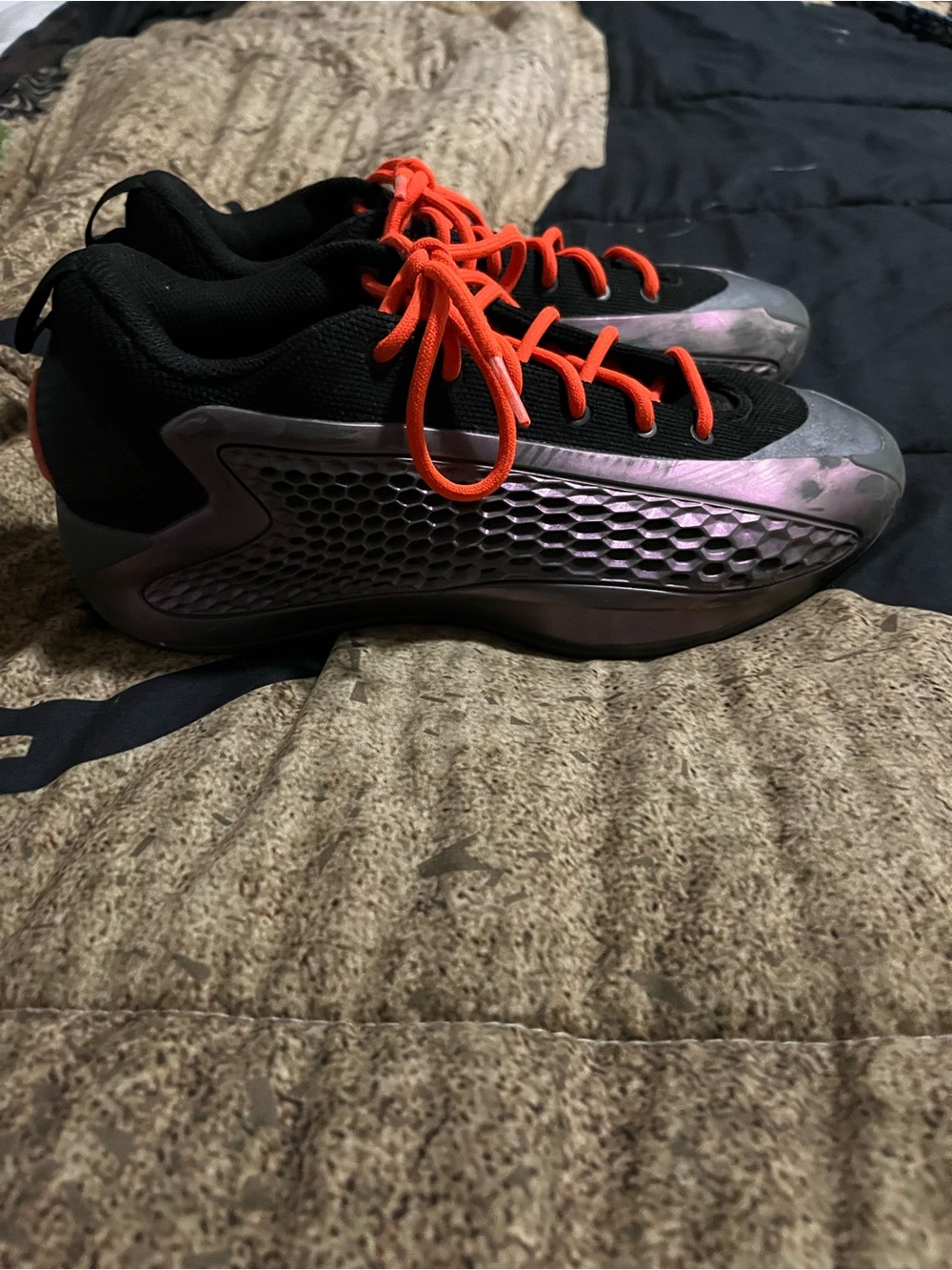 EUC NICE ADIDAS TENNIS SHOES SIZE 7.5